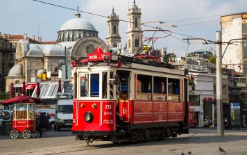 Karış Karış Beyoğlu Pera Arka Sokaklar Gezisi